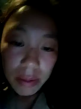 lyuyenkk online show from September 21, 2025, 1:24 pm