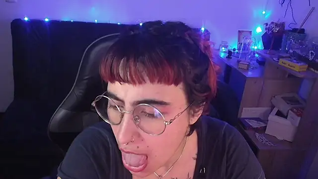 Miacatsito3 online show from March 27, 2026, 8:26 am