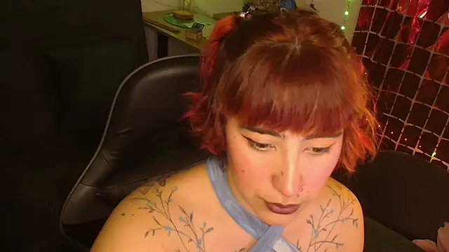 Snapshot of Miacatsito3 chatting on April 30, 2026, 1:56 am Miacatsito3 online show from April 30, 2026, 1:56 am