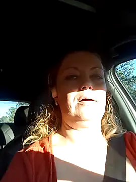 Snapshot of Seductivelydangerous chatting on October 22, 2025, 9:47 pm Seductivelydangerous online show from October 22, 2025, 9:47 pm