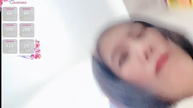 Snapshot of Miraitowa_ chatting on November 14, 2025, 4:06 pm Miraitowa online show from November 14, 2025, 4:06 pm