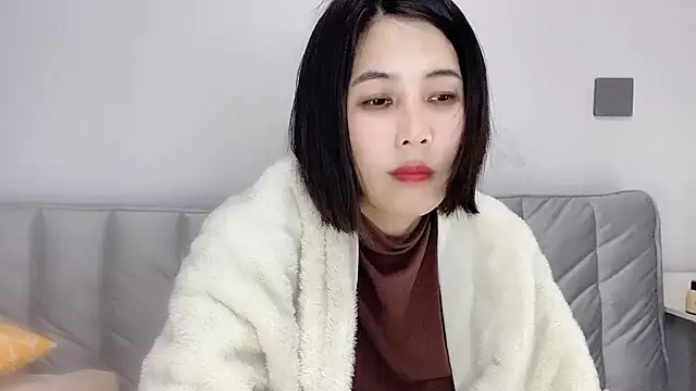 Snapshot of Miraitowa_ chatting on February 10, 2026, 2:10 pm Miraitowa online show from February 10, 2026, 2:10 pm