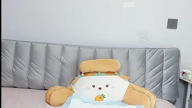 Snapshot of Miraitowa_ chatting on February 28, 2026, 5:52 am Miraitowa online show from February 28, 2026, 5:52 am