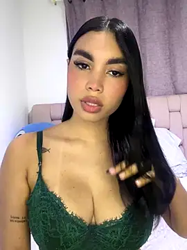 karolaalcendra online show from November 13, 2025, 3:05 am