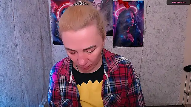 EmmaCat  online show from January 13, 2026, 5:24 am