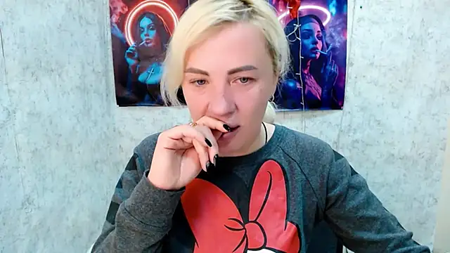 EmmaCat  online show from March 3, 2026, 5:02 am