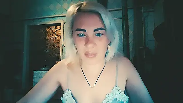 EmmaCat  online show from April 24, 2026, 3:42 am