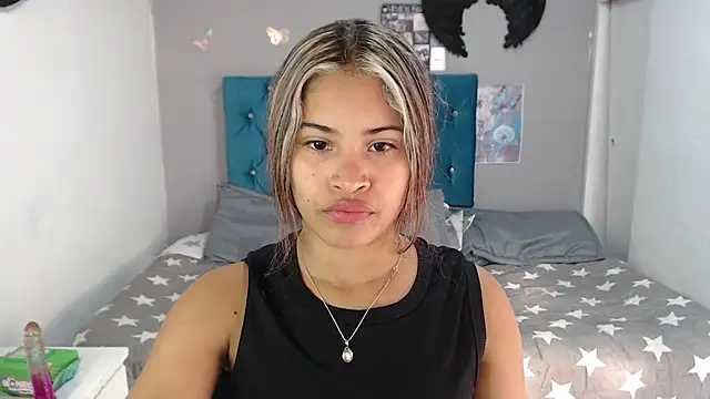 mia sexgirl online show from April 14, 2026, 12:22 pm