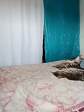 LaraCaliente online show from March 19, 2026, 6:12 pm