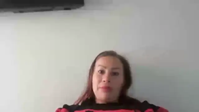 LaraCaliente online show from April 15, 2026, 9:37 pm