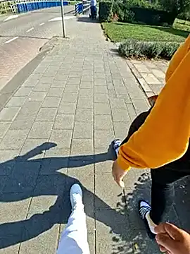 Teealisa online show from September 29, 2025, 1:05 pm