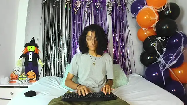 EthanBlackwoodd online show from October 26, 2025, 10:36 pm