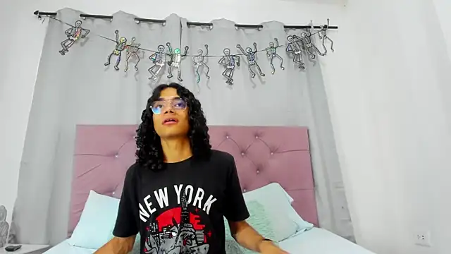 EthanBlackwoodd online show from November 23, 2025, 9:03 pm