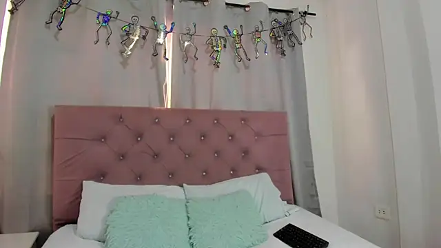 EthanBlackwoodd online show from December 5, 2025, 7:43 pm