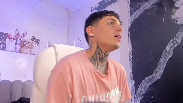 Declan-Fox online show from November 6, 2025, 4:13 am