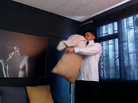 RichardMilleer online show from October 7, 2025, 1:52 pm