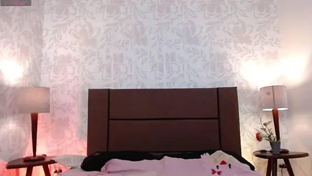 Snapshot of Ava_Raye chatting on December 19, 2025, 7:54 pm Ava Raye online show from December 19, 2025, 7:54 pm