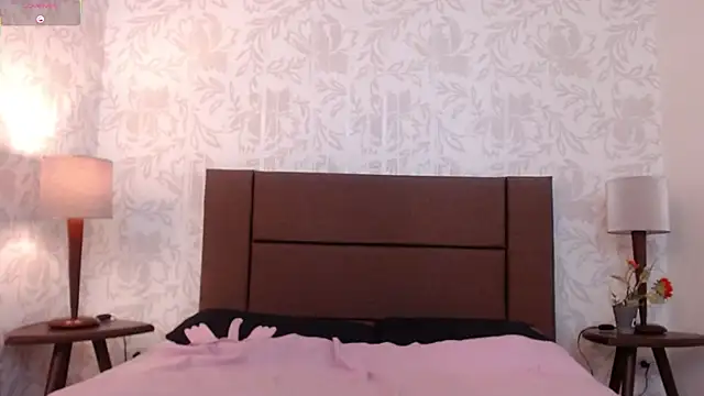 Snapshot of Ava_Raye chatting on December 20, 2025, 7:32 pm Ava Raye online show from December 20, 2025, 7:32 pm