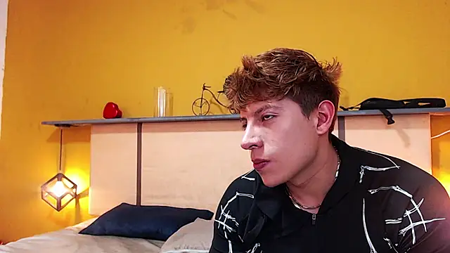 Snapshot of arnold_taylor chatting on May 20, 2026, 10:38 pm arnold taylor online show from May 20, 2026, 10:38 pm