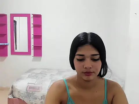 naty lan11 online show from September 26, 2025, 2:21 pm