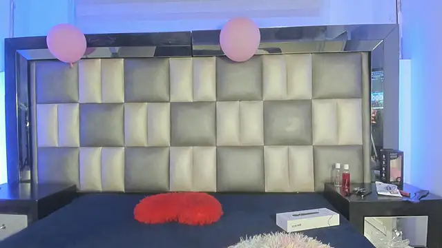 abbiecollins js online show from November 27, 2025, 3:19 am