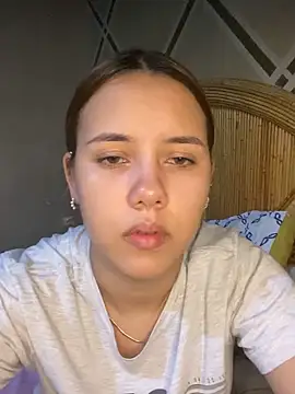 coupleyys online show from February 17, 2026, 9:10 pm