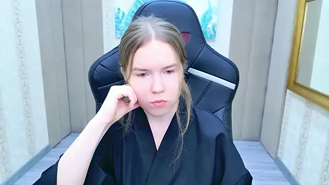 Alida Brice online show from December 18, 2025, 5:35 am