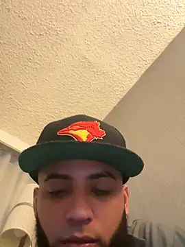 LeoPR00 online show from November 26, 2025, 9:27 pm