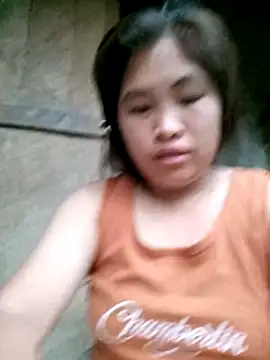 Luyen004 online show from April 13, 2026, 10:48 pm