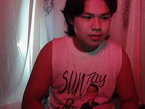 Huntrix2025 online show from December 4, 2025, 5:43 pm