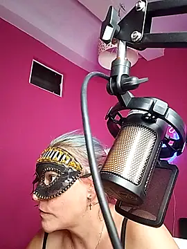 Rosabraguitas online show from November 3, 2025, 8:43 pm