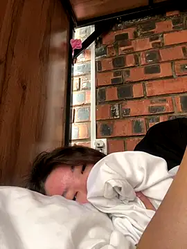 Snapshot of LAURA_LLL chatting on September 16, 2025, 4:46 am LAURA LLL online show from September 16, 2025, 4:46 am