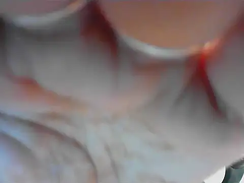 short girl  online show from November 16, 2025, 4:45 pm