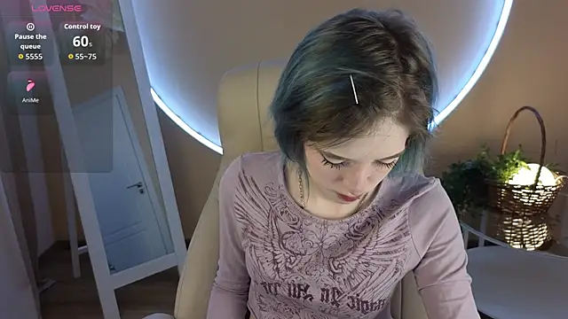 MorgyAsuna  online show from October 14, 2025, 1:34 pm