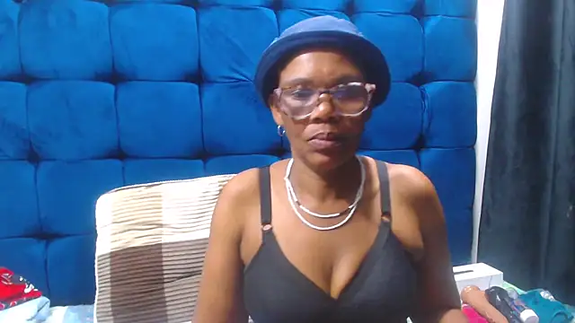 SexyBeverly  online show from October 21, 2025, 6:08 pm