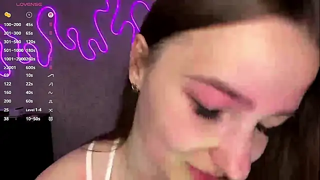 Snapshot of GemmaGunter chatting on May 3, 2026, 8:04 pm GemmaGunter online show from May 3, 2026, 8:04 pm