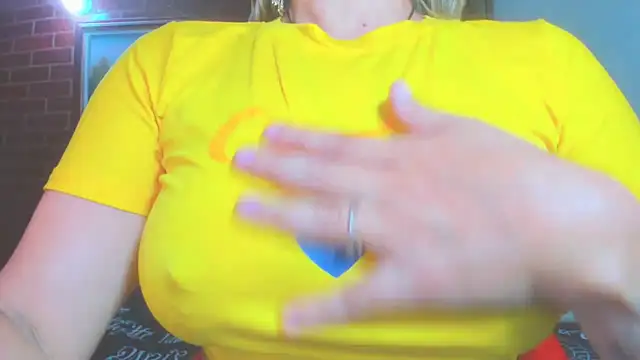 Snapshot of LatinaMature_ chatting on June 8, 2026, 10:26 am LatinaMature online show from June 8, 2026, 10:26 am