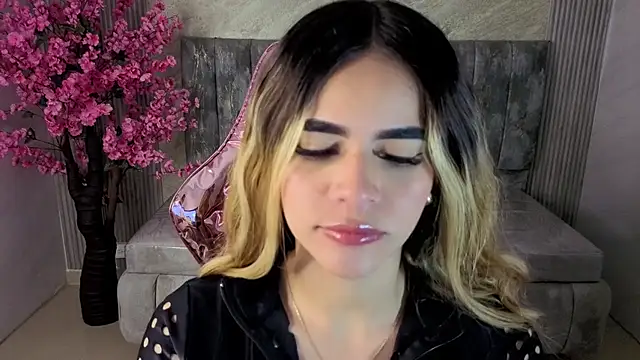 lilith4 s online show from October 29, 2025, 3:20 am