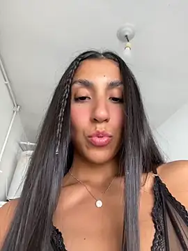 MaddyX   online show from April 9, 2026, 7:08 pm