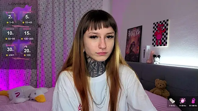 LilithPoison online show from December 17, 2025, 6:36 pm