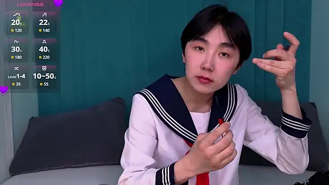 HeejinWang online show from May 15, 2026, 10:33 am