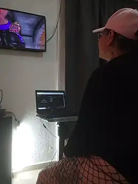 agnesvela online show from April 10, 2026, 7:46 am