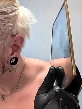 Snapshot of cruiserpup chatting on December 21, 2025, 10:11 am cruiserpup online show from December 21, 2025, 10:11 am