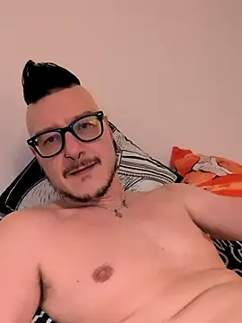 Snapshot of cruiserpup chatting on December 22, 2025, 6:38 pm cruiserpup online show from December 22, 2025, 6:38 pm