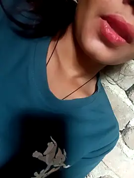 Aaisha-16 online show from April 12, 2026, 4:06 am