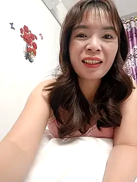 Snapshot of Livelulu chatting on October 10, 2025, 1:04 am Livelulu online show from October 10, 2025, 1:04 am
