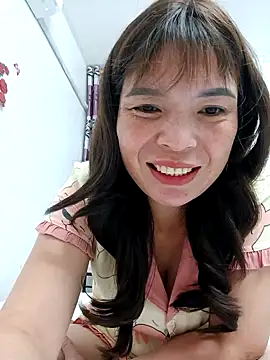 Snapshot of Livelulu chatting on October 12, 2025, 5:56 pm Livelulu online show from October 12, 2025, 5:56 pm