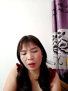 Snapshot of Livelulu chatting on October 25, 2025, 4:09 am Livelulu online show from October 25, 2025, 4:09 am