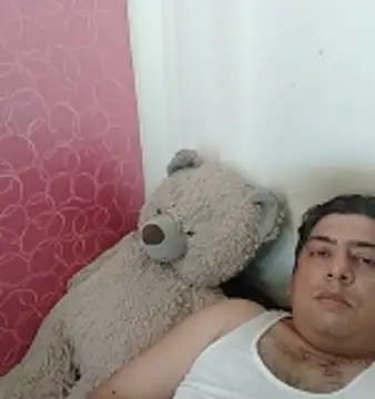 Love40777 online show from April 22, 2026, 9:44 am