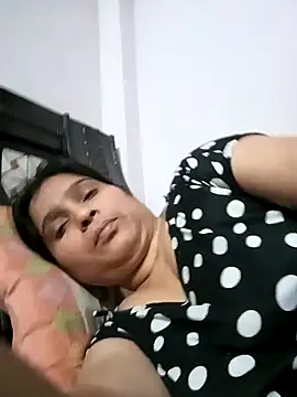 aliya-jaan71 online show from May 4, 2026, 9:38 am